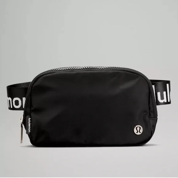 NWT Lululemon Everywhere Belt Bag Wordmark - Picture 3 of 7